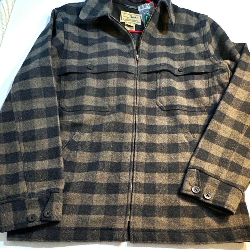 L.L.Bean Mens Maine Guide M Regular Gray Black Plaid Wool Zip Jac-Shirt